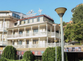 Petit Palace